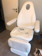 Electrische behandelstoel wit/beige, Elektronische apparatuur, Ophalen, Zo goed als nieuw