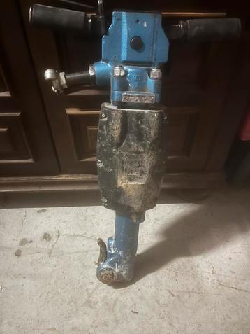 Hydraulische piekhamer 700€  beschikbaar voor biedingen