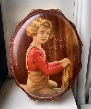 Vintage Côte d’Or blikkendoos met meisje op stoel beschikbaar voor biedingen