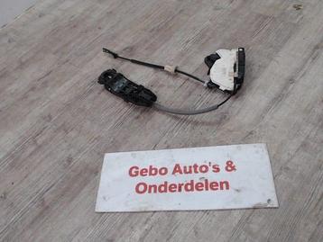 SERRURE DE PORTE AVANT GAUCHE Volkswagen Golf VI (5K1), Autos : Pièces & Accessoires, Utilisé, Gauche, Volkswagen
