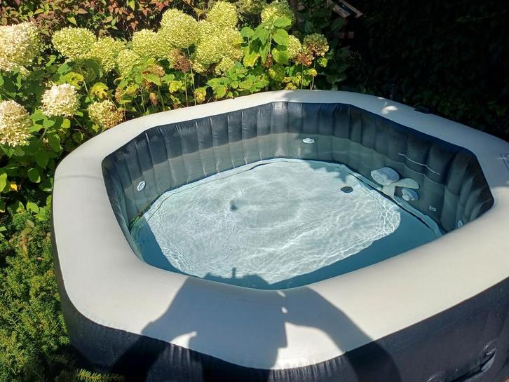 NewSpa pure avec jets et bulles avec reçu d'achat, Jardin & Terrasse, Bains à remous et Spas, Comme neuf, Enlèvement