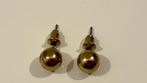 Goudkleurige oorsteker met bol, Handtassen en Accessoires, Oorbellen, Ophalen of Verzenden, Gebruikt, Goud, Knopjes of Stekers