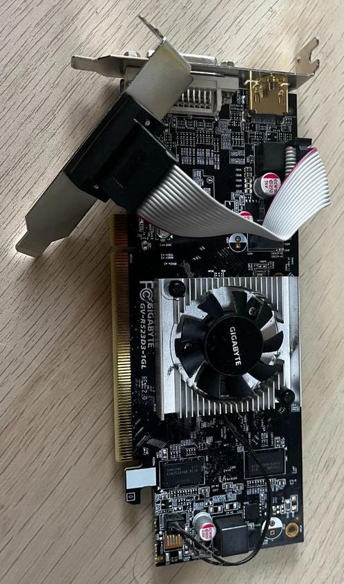 Beeldschermkaart Gigabyte GV-R523D3-1GL, Computers en Software, Videokaarten, Gebruikt, AMD, PCI-Express 2.0, GDDR3, HDMI, DVI