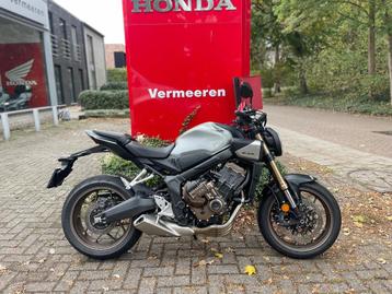 Honda CB650R e-clutch (bj 2025) beschikbaar voor biedingen