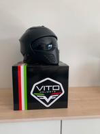 Helm maat M (Vito), Motoren, M