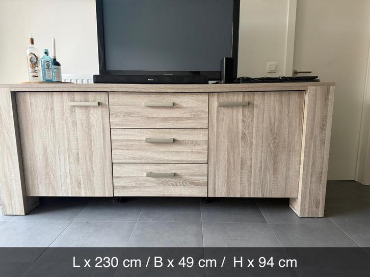 Dressoir/Tafel/Vitrine kast €200 alles samen.€100 per stuk, Huis en Inrichting, Kasten | Dressoirs, Zo goed als nieuw, Ophalen