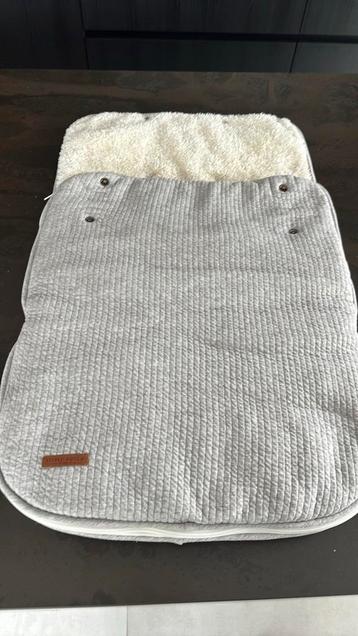 Little dutch voetenzak lichtgrijs beschikbaar voor biedingen