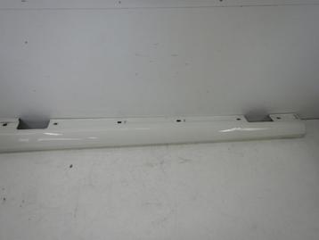 Mercedes-Benz B-Klasse W246 Sideskirt Links A2466901340 beschikbaar voor biedingen