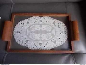 PLATEAU DE BOIS VERRE DENTELLE ANCIEN (DENTELLE CALAIS, CAMB beschikbaar voor biedingen