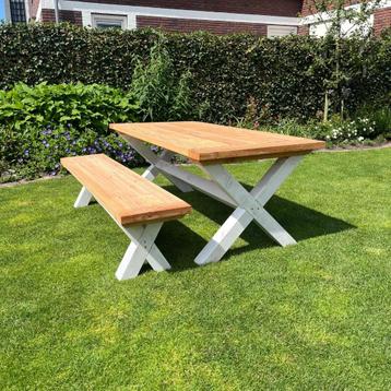 Tuintafels van Douglashout - Witte Poten beschikbaar voor biedingen