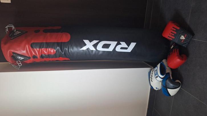Bokszak RDX met ketting en handschoenen 1.40m hoog, Sport en Fitness, Boksen, Zo goed als nieuw, Bokszak, Ophalen