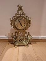 Horloge en cuivre, Enlèvement