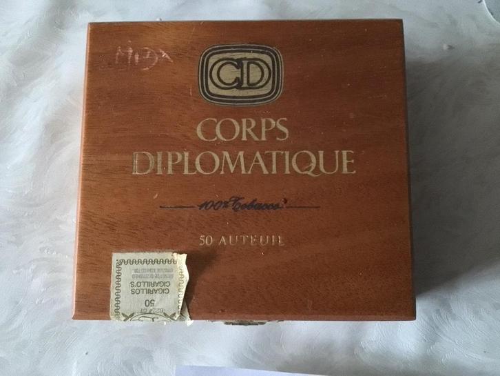 Erfgoed sigarendoos CD  Corp Diplomatique lege sigarendoos, Verzamelen, Rookartikelen, Aanstekers en Luciferdoosjes, Ophalen of Verzenden