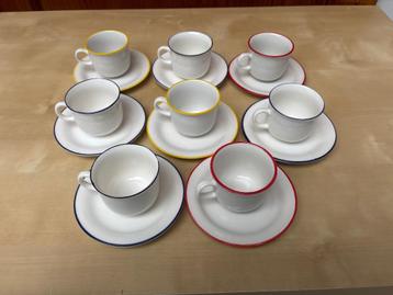 Service à café neuf 8 tasses et sous tasse beschikbaar voor biedingen
