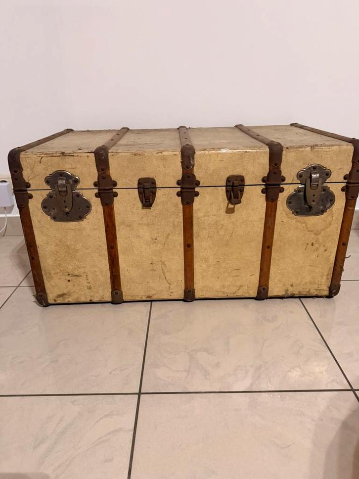 Antieke reiskoffer 1937 Paris-Austerlitz met labels, Antiek en Kunst, Antiek | Woonaccessoires, Ophalen