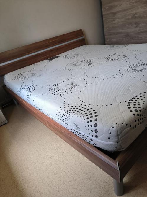 Lit double avec matelas 180x200 cm, Huis en Inrichting, Slaapkamer | Bedden, Gebruikt, Tweepersoons, 180 cm, 200 cm, Stof, Wit