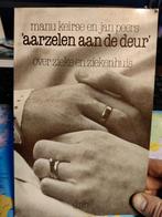 Boek-Aarzelen aan de deur, over zieke en ziekenhuis (Keirse), Boeken, Verzenden, Gelezen, Diverse auteurs