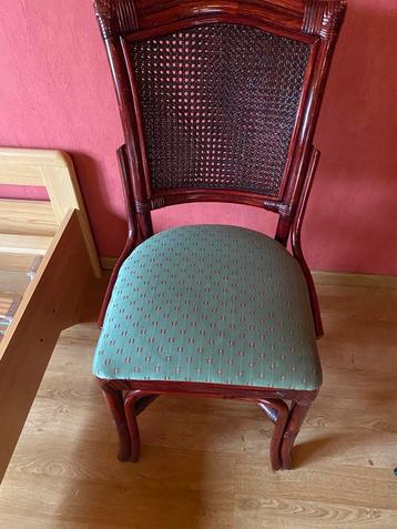 Stoel beschikbaar voor biedingen