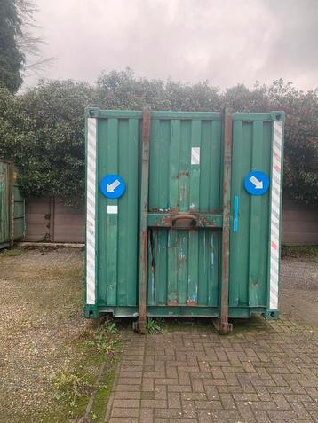 Container met stelling Layher