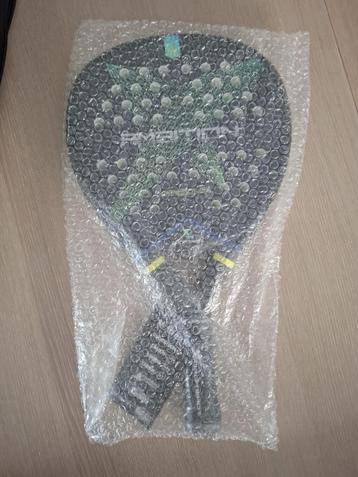 Padel racket  beschikbaar voor biedingen