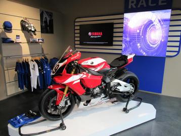 Yamaha YZF-R1M Nieuwstaat Full option 3500km bj 2015 GARANTI beschikbaar voor biedingen