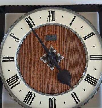 Junghans Electronic Vintage Wandklok  N.O.S. beschikbaar voor biedingen