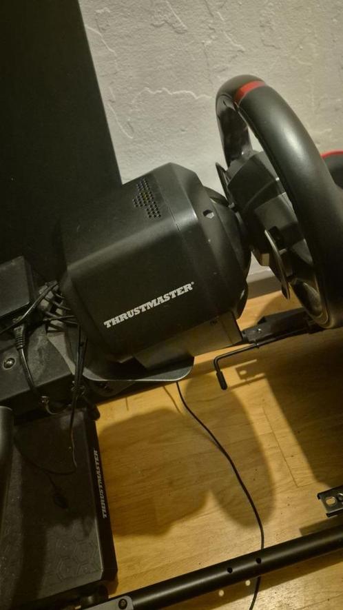 Thrustmaster t248 met 3 pedalen voor PC/PLAYSTATION, Games en Spelcomputers, Spelcomputers | Sony Consoles | Accessoires, Gebruikt