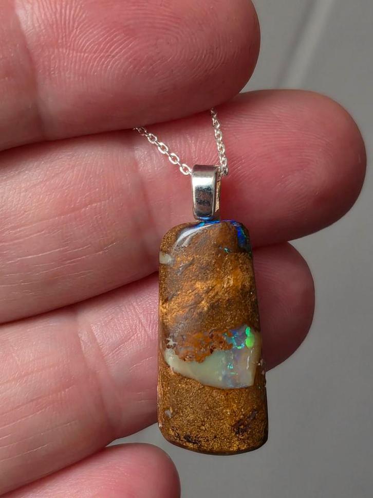 Pendentif en opale boulder d'Australie, Bijoux, Sacs & Beauté, Pierres précieuses, Neuf, Enlèvement ou Envoi