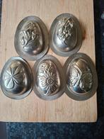 Antieke chocoladevormen eitjes met bloemen en vlinder, Antiek en Kunst, Antiek | Keukengerei, Ophalen