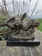 BRONZE ANIMALIER SIGNE (la course du lièvre), Enlèvement ou Envoi, Bronze