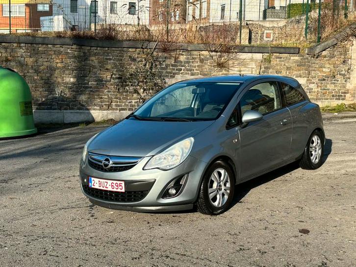 Opel corsa, Autos, Opel, Particulier, Corsa, Diesel, 3 portes, Boîte manuelle, Argent ou Gris, Noir, Tissu, Enlèvement