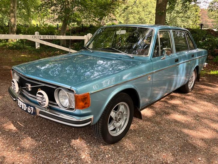 Volvo 140 -144 Grand Luxe, Auto's, Volvo, Particulier, Overige modellen, Radio, Benzine, Berline, Handgeschakeld, Blauw, Zwart