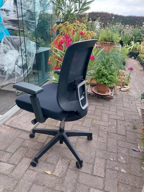Ergonomische bureaustoelen Ahrend en Sedus, Huis en Inrichting, Bureaustoelen, Zo goed als nieuw, Ophalen