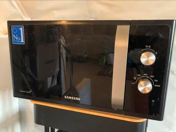 Microgolf Samsung beschikbaar voor biedingen
