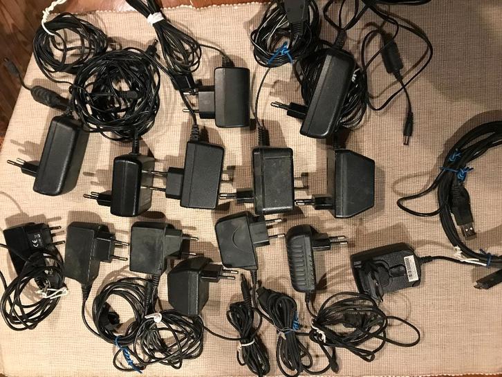 chargeurs adaptateurs de gsm toutes marques Panasonic, Télécoms, Téléphonie mobile | Chargeurs pour téléphone, Comme neuf, Panasonic