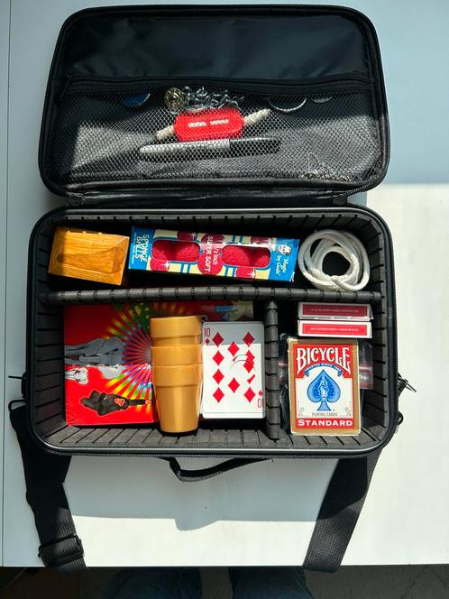 Plein d’accessoires de magie, Hobby en Vrije tijd, Gezelschapsspellen | Kaartspellen, Gebruikt, Ophalen
