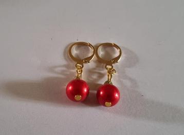 Oorbellen „Cherry Pearl” beschikbaar voor biedingen