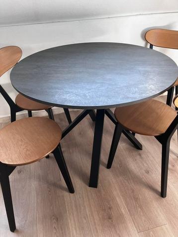 Ikea ronde tafel beschikbaar voor biedingen
