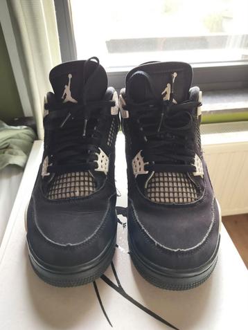 Jorden 4 retro White Thunder  beschikbaar voor biedingen