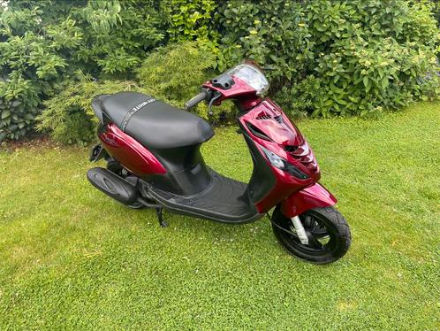 Piaggio zip 4t in perfecte staat A klasse, Fietsen en Brommers, Scooters | Piaggio, Zo goed als nieuw, Zip, Ophalen