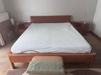 Beau lit comprenant des tables de chevet avec prise, Comme neuf, Deux personnes, Enlèvement ou Envoi