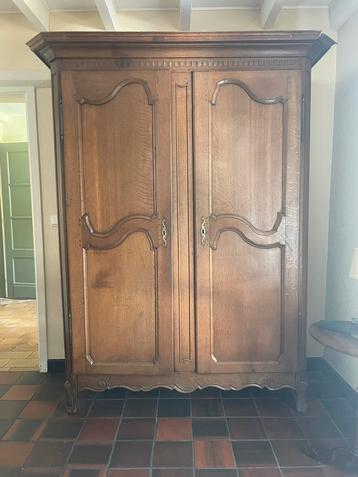 Armoire ancienne en chêne massif – style Louis XV, Enlèvement