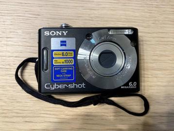Sony DSC - W40 CyberShot Camera