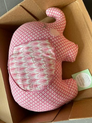 Knuffelolifant beschikbaar voor biedingen