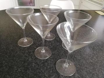 10 cocktailglazen beschikbaar voor biedingen