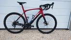 Vélo de route électrique Trek entièrement en carbone., Enlèvement, Comme neuf