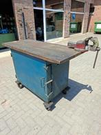 mobiele werkbank met bankschroef en opberg ruimte, Ophalen, Gebruikt, Bankschroef