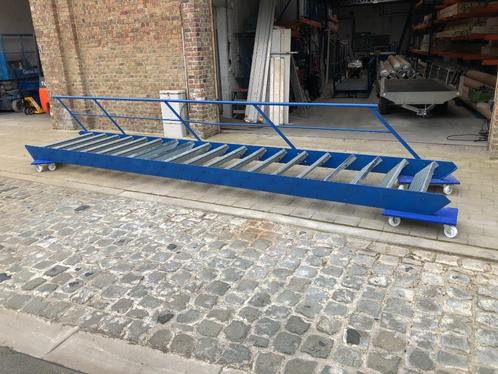 escalier industriel bleu avec marches grilles galvanisées, Bricolage & Construction, Échelles & Escaliers, Utilisé, Escalier, 4 mètres ou plus