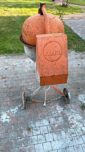 Betonmolen beschikbaar voor biedingen