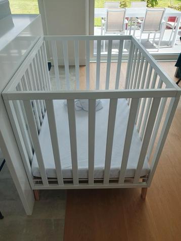 Babypark Quax + matras + 2 hoeslakens beschikbaar voor biedingen